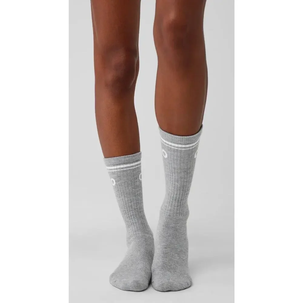 NWT alo Unisex Throwback Socks, Size M